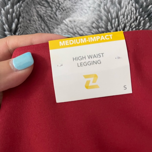 Zelos Medium Impact Leggings - Picture 3 of 4